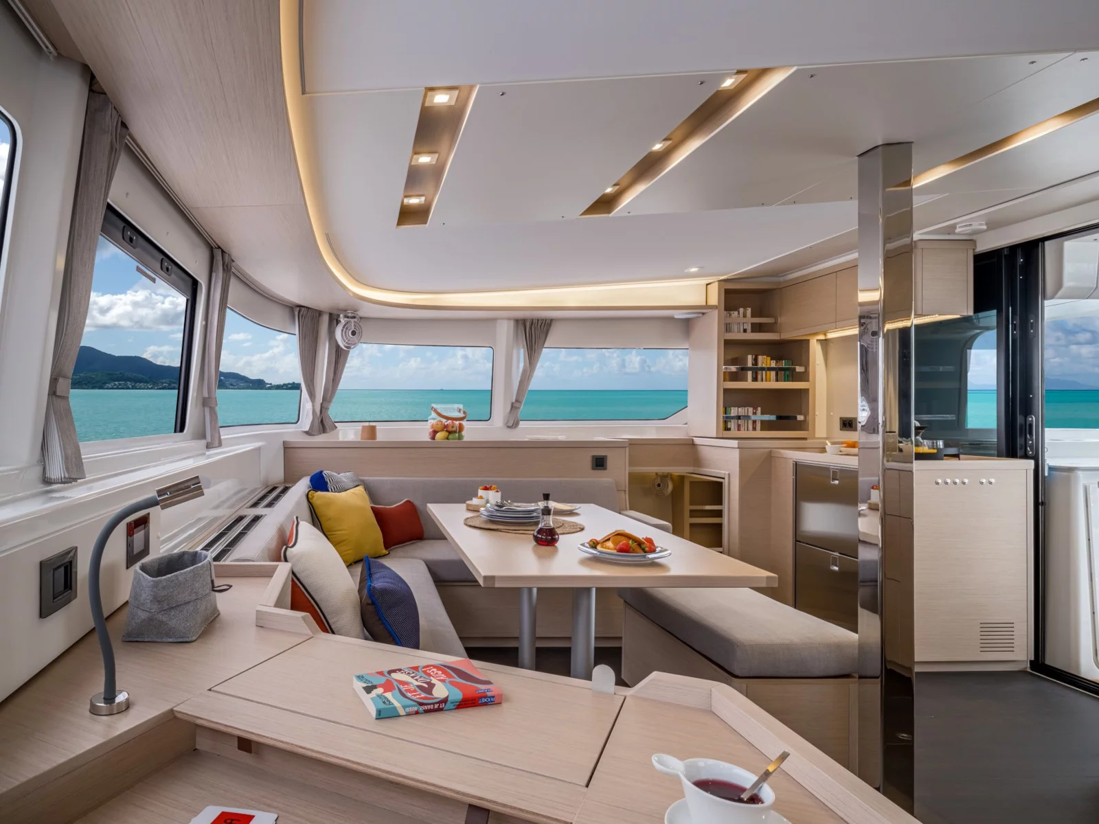 Lagoon 46 (King ViVi) Interior image - 8
