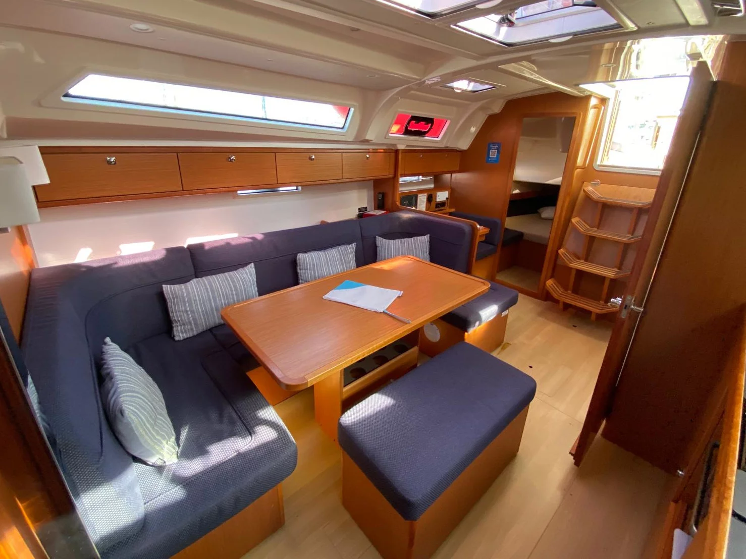 Bavaria Cruiser 41 (Fiordiligi) Interior image - 15