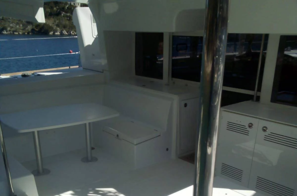 Lagoon 450 Fly (Diva)  - 11