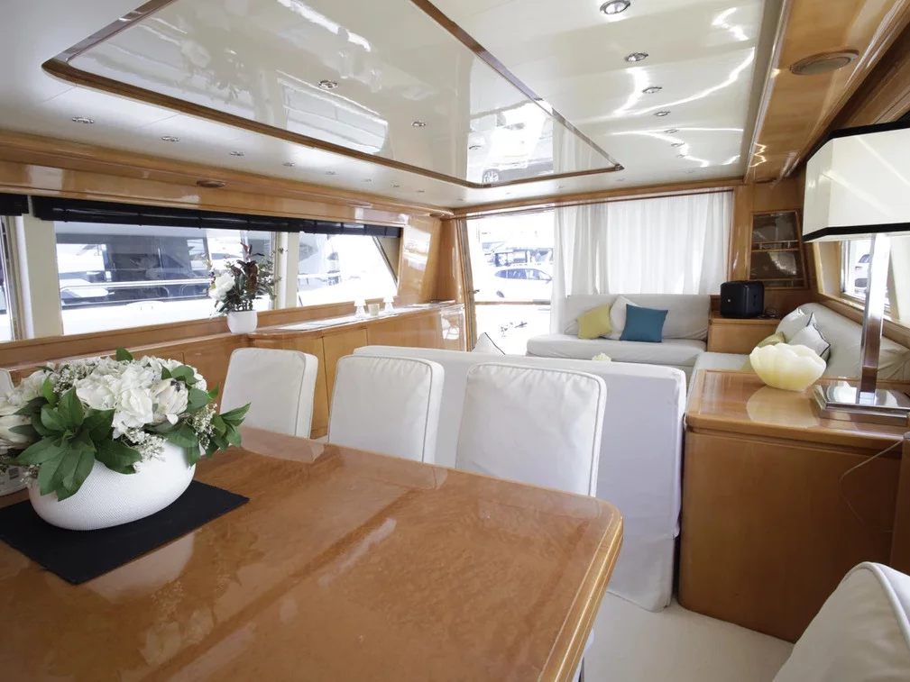 Falcon 86 (Georg I) Interior image - 14