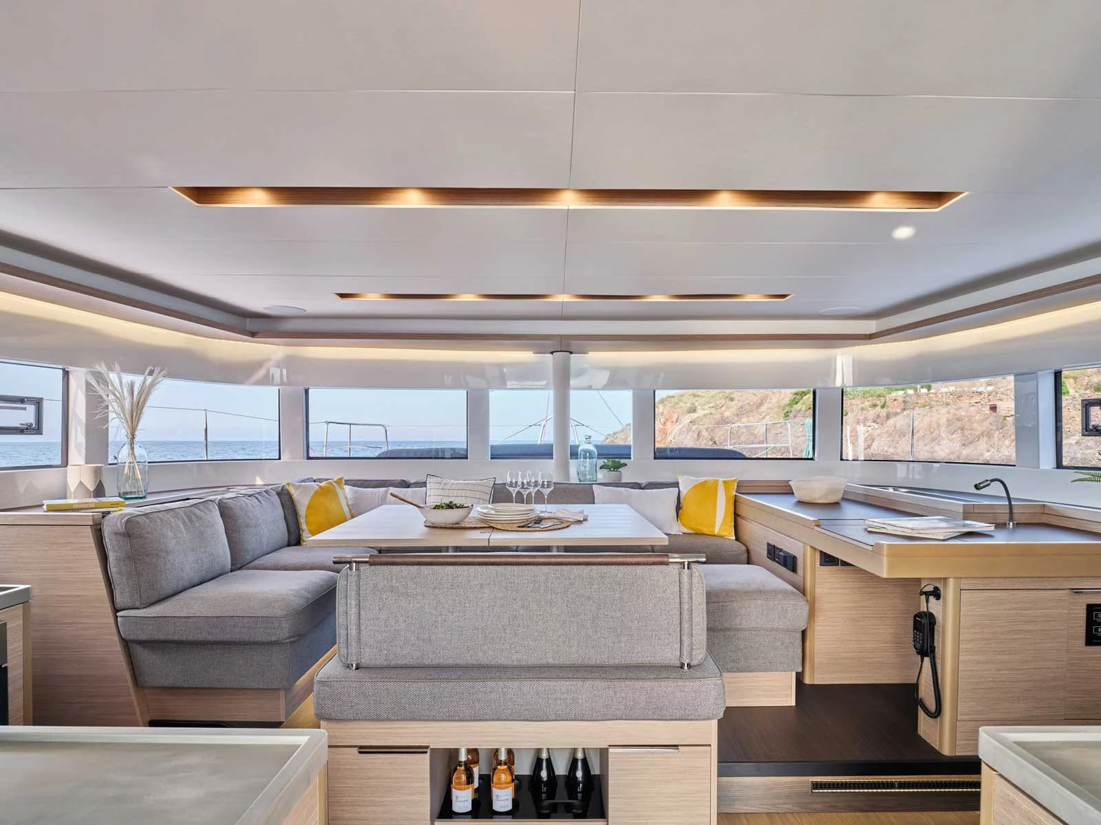 Lagoon 51 (Athena Blu) Interior image - 16