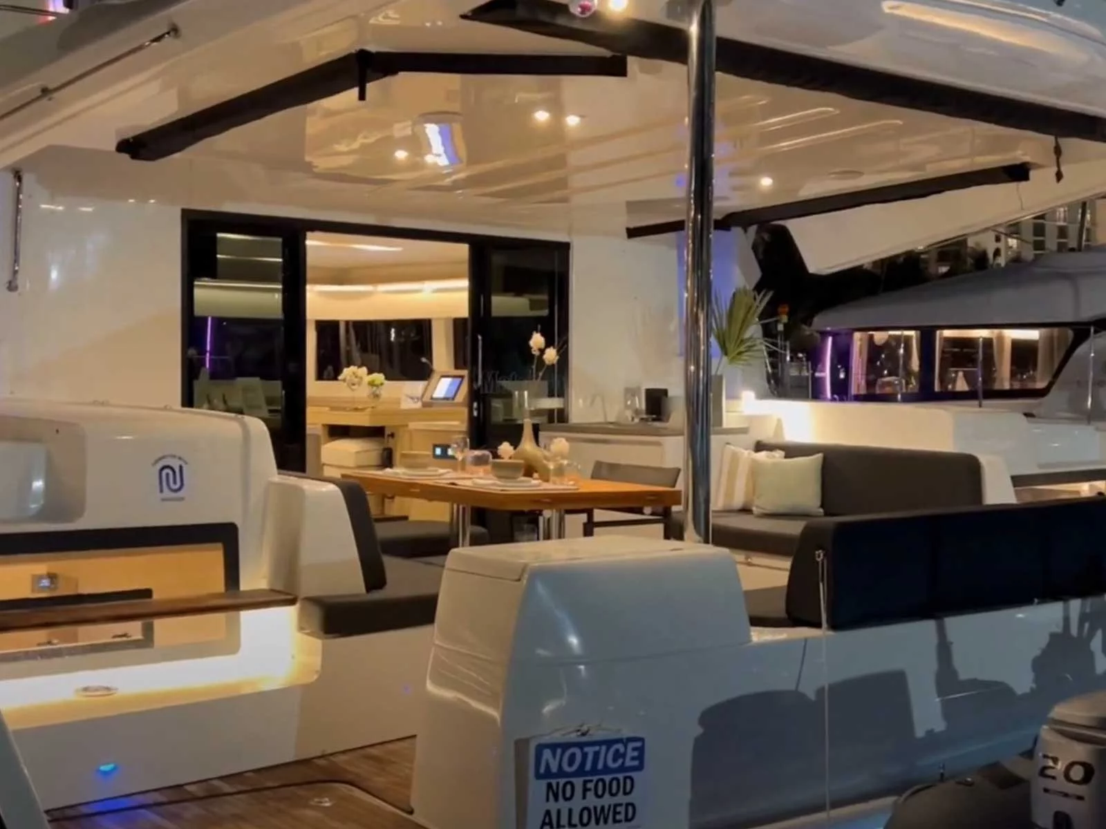 Lagoon 51 (Athena Blu)  - 3