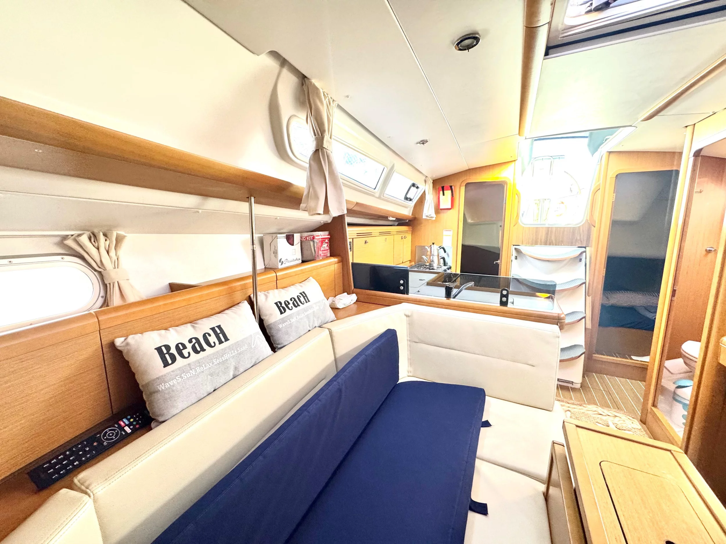 Sun Odyssey 36i (Che) Interior image - 6