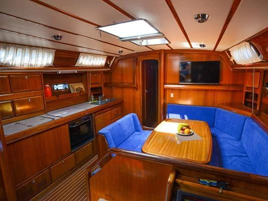 Bavaria 42 (Jimminy Grille) Interior image - 1
