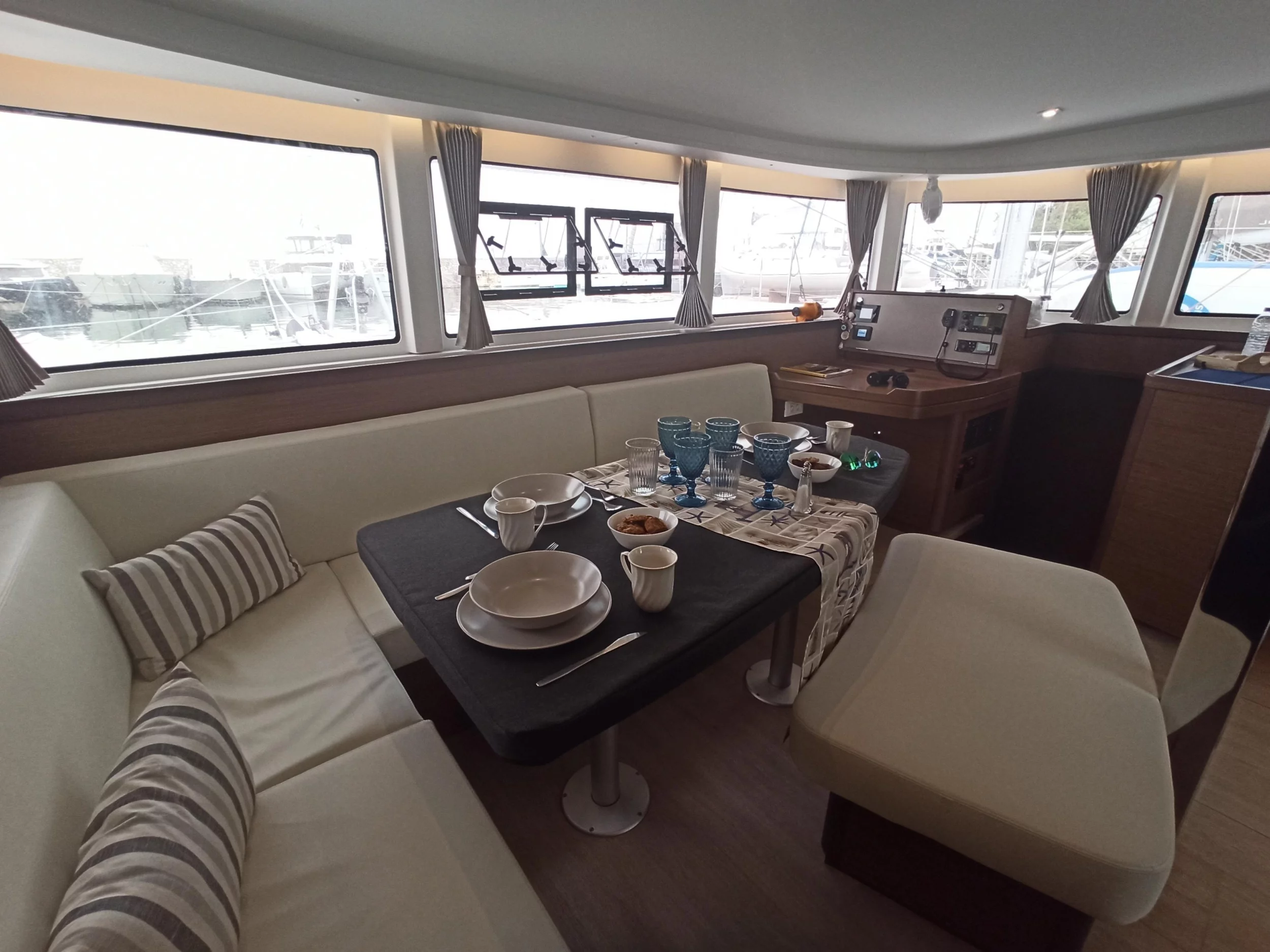 Lagoon 42 (AKTIS (air condition, , watermaker))  - 1