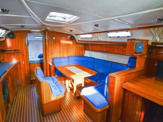 Bavaria 44 (SeaBreeze) Interior image - 14