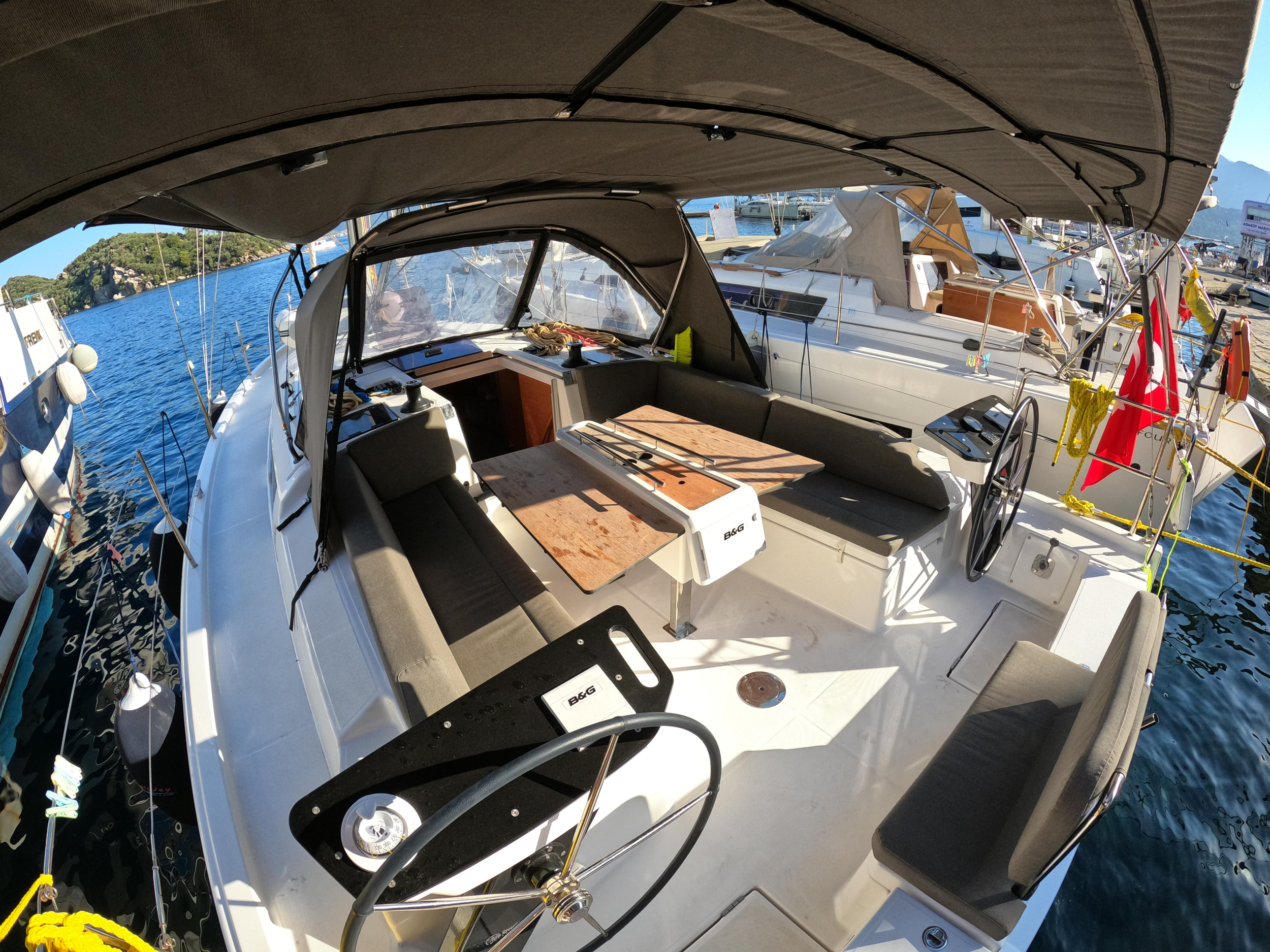 Photo #9 - Dufour 37 (Momo) in Marmaris - 23668