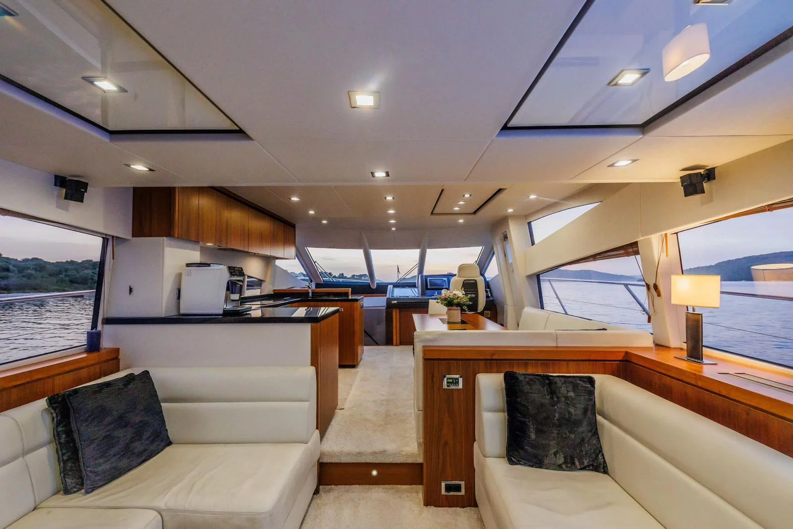 Sunseeker Manhattan 63 (2 Drunk)  - 11