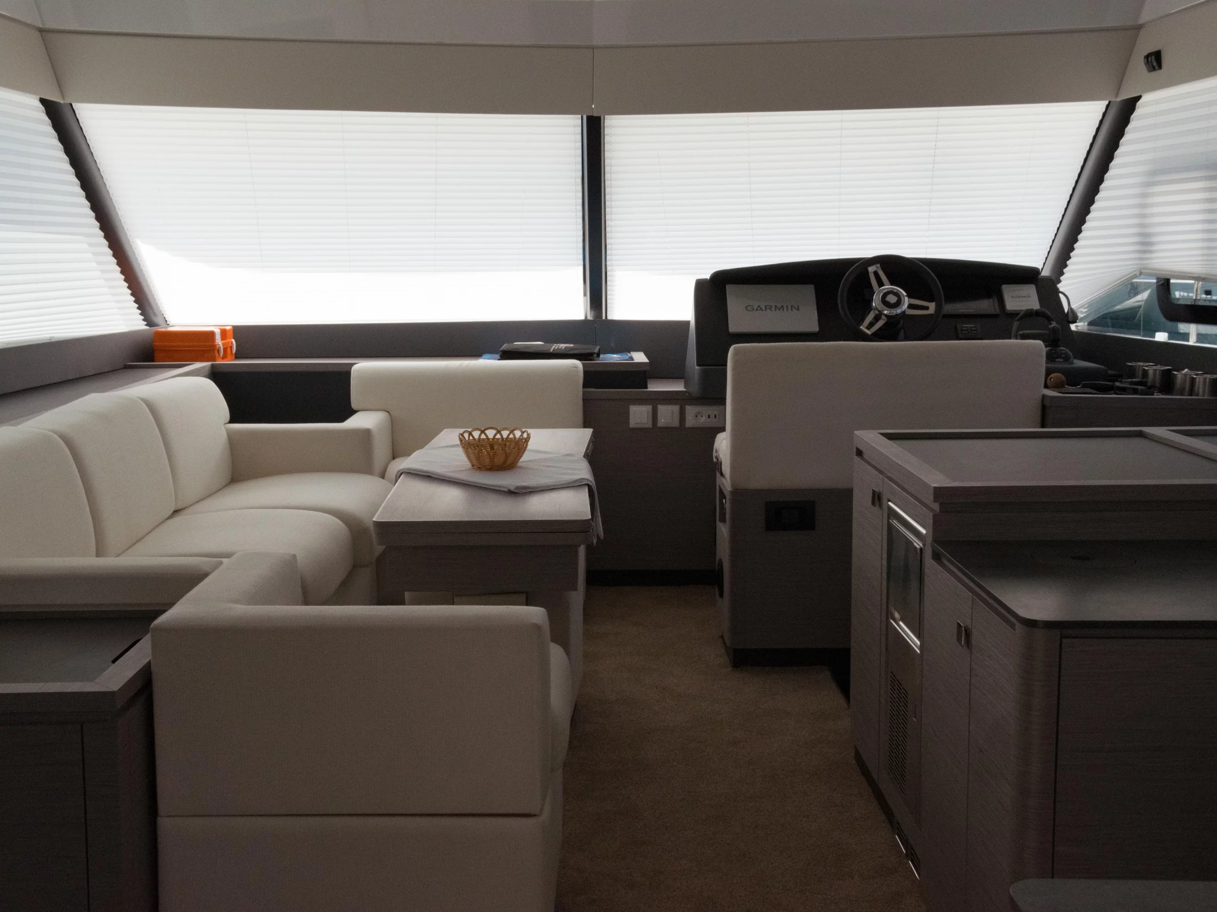 MY5 (Arigato) Interior image - 34