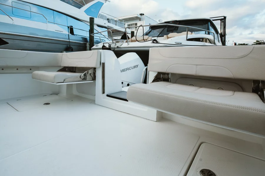 Aquila 28 (SeaRunner)  - 29