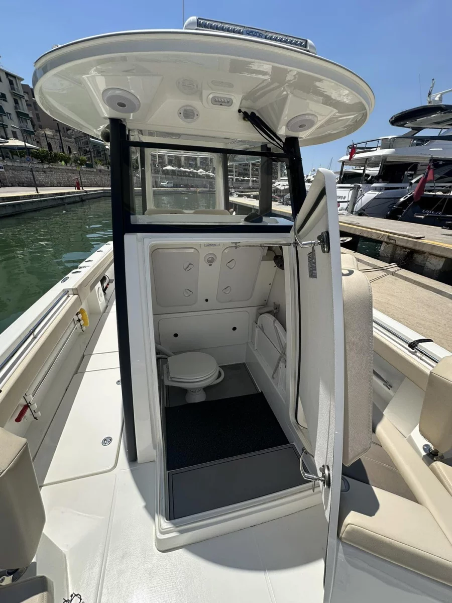 Aquila 28 (SeaRunner)  - 27
