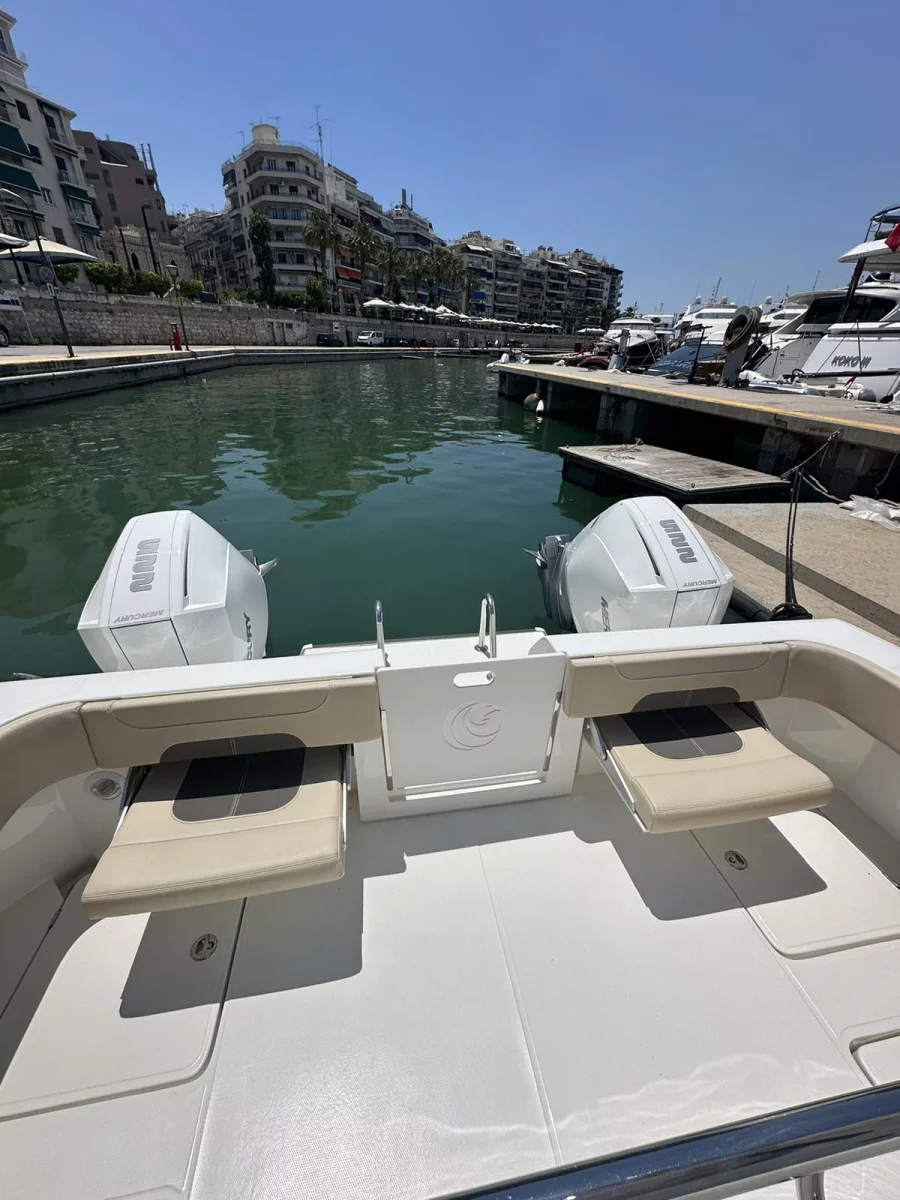 Aquila 28 (SeaRunner)  - 38