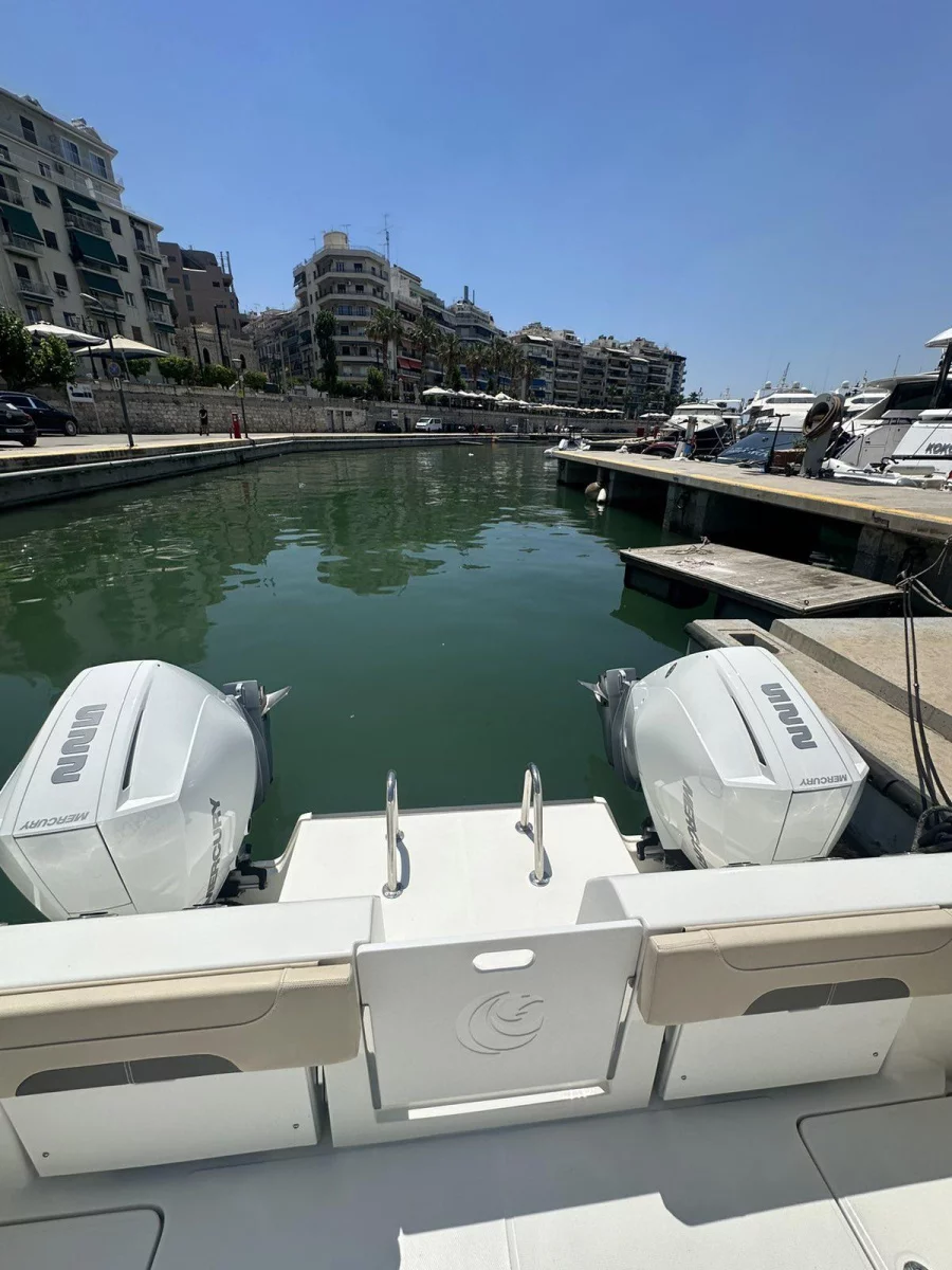 Aquila 28 (SeaRunner)  - 24