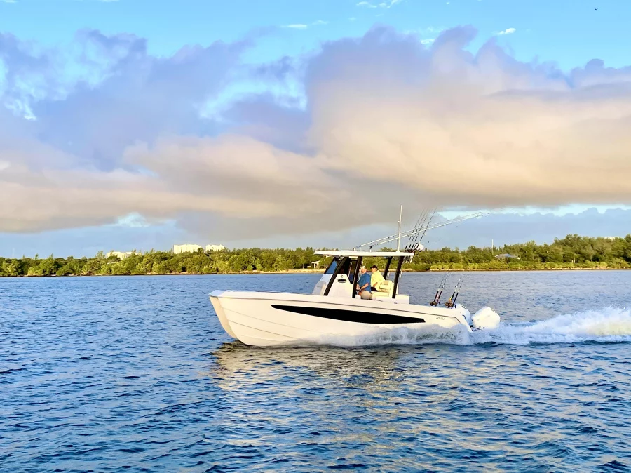Aquila 28 (SeaRunner)  - 17
