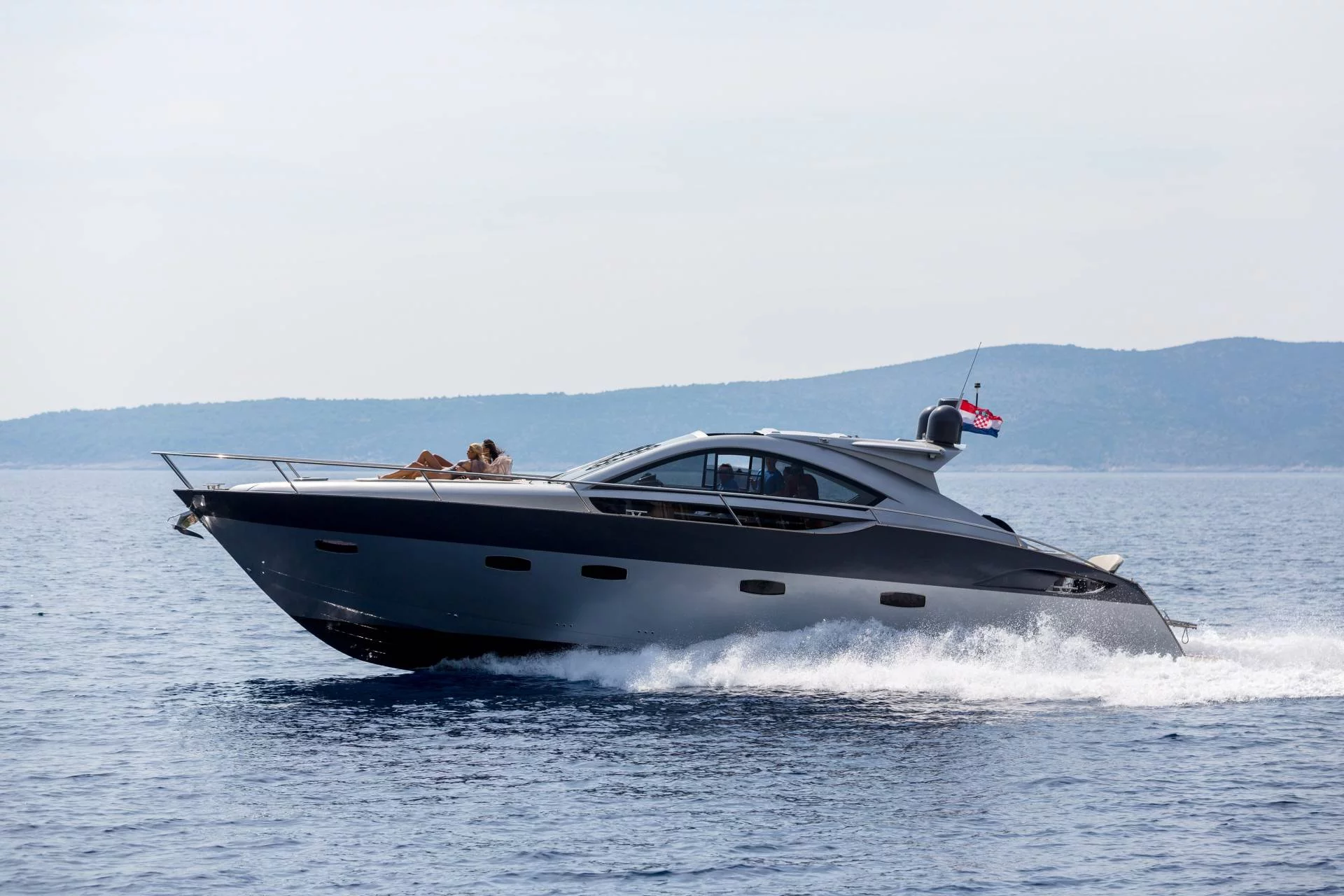 Pearl Sea 56 (Silver Arrow)  - 21