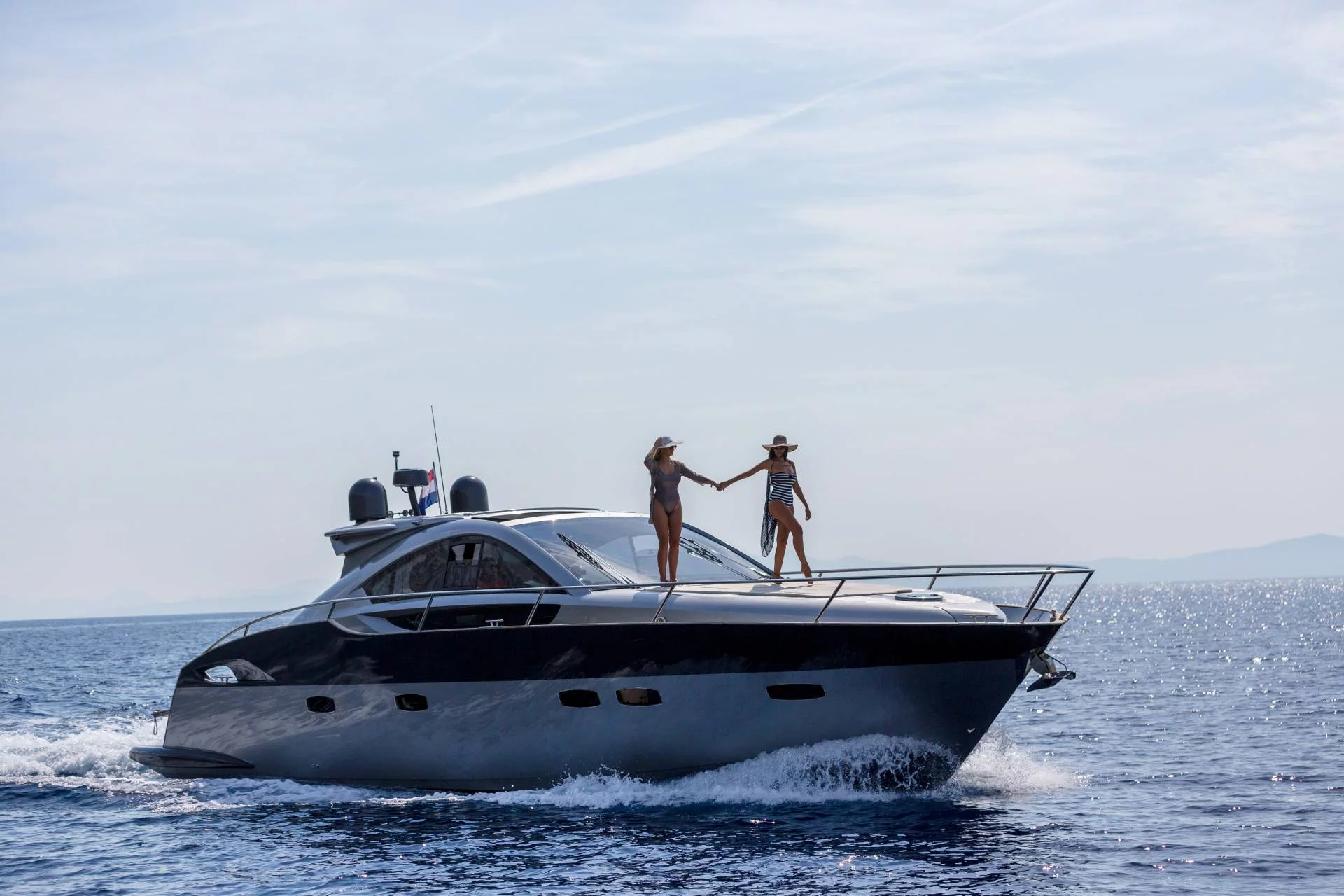 Pearl Sea 56 (Silver Arrow)  - 4