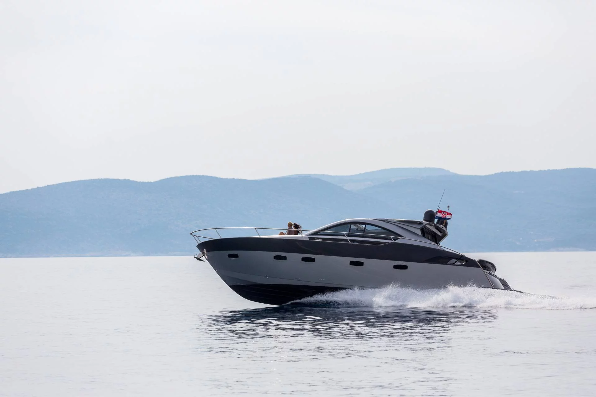 Pearl Sea 56 (Silver Arrow)  - 14