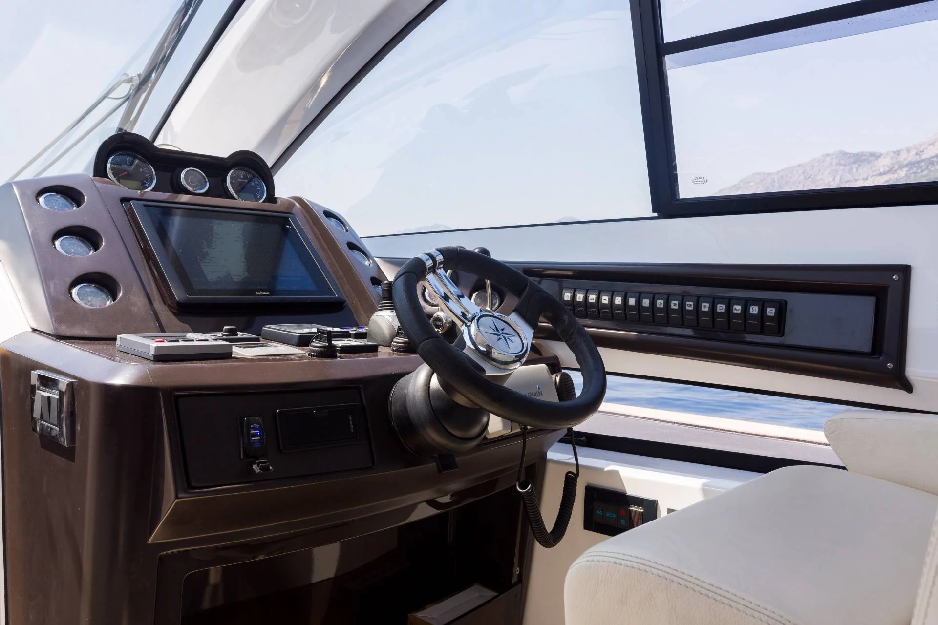 Pearl Sea 56 (Silver Arrow)  - 38
