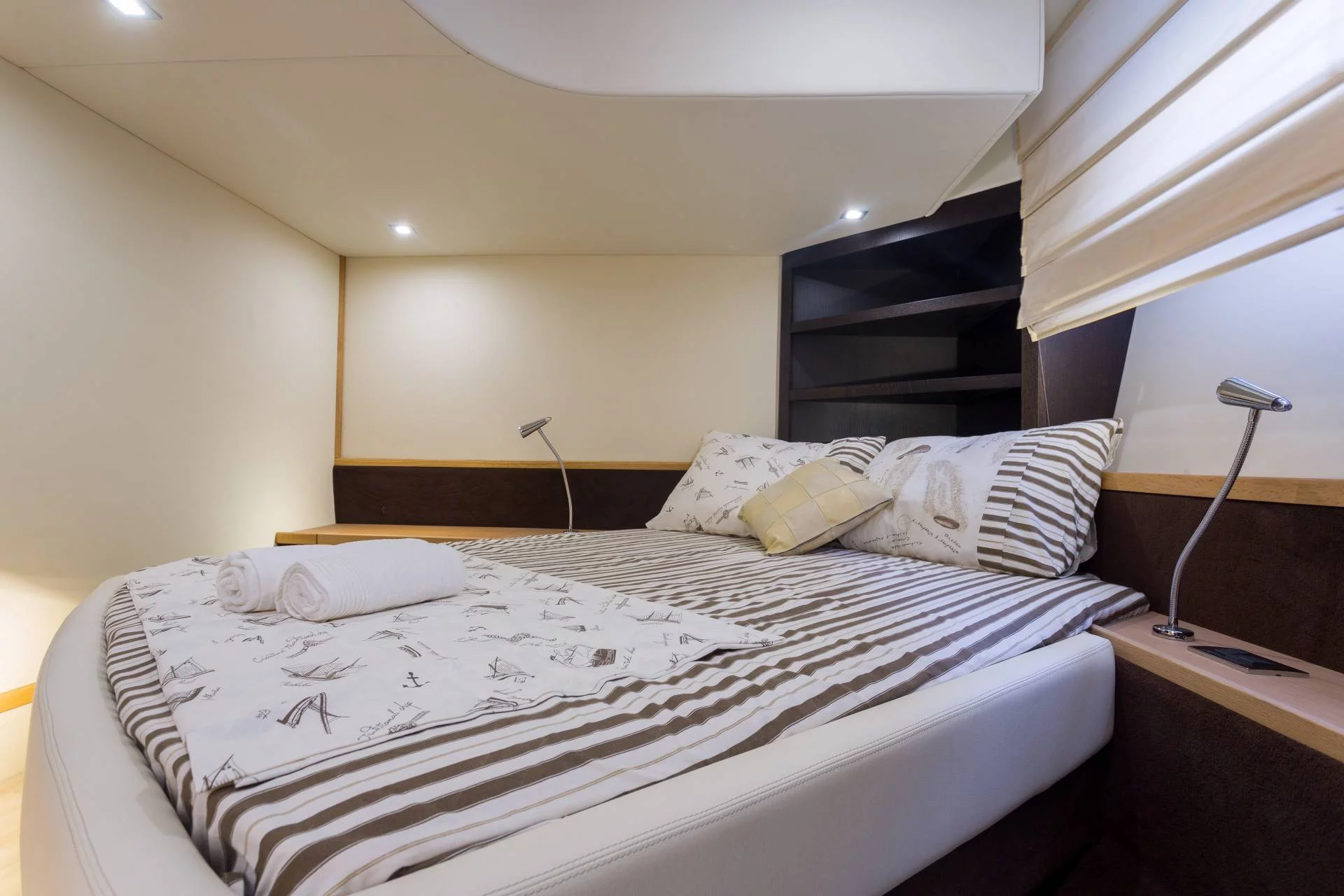 Pearl Sea 56 (Silver Arrow)  - 12