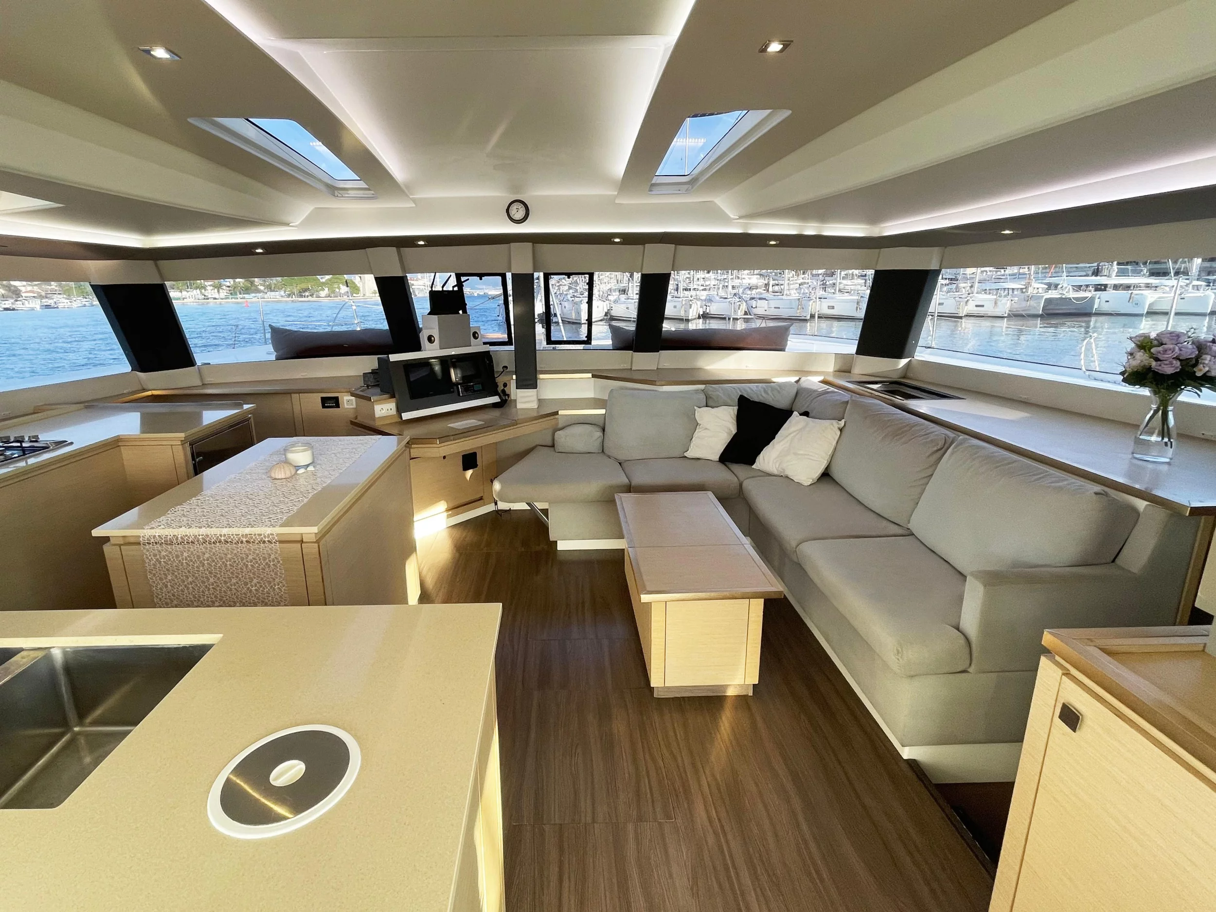 Saba 50 (Lamela) Interior image - 7