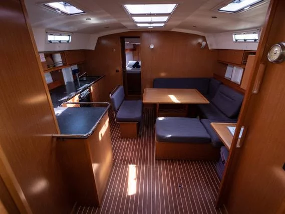Bavaria 45 (Cloe) Interior image - 13