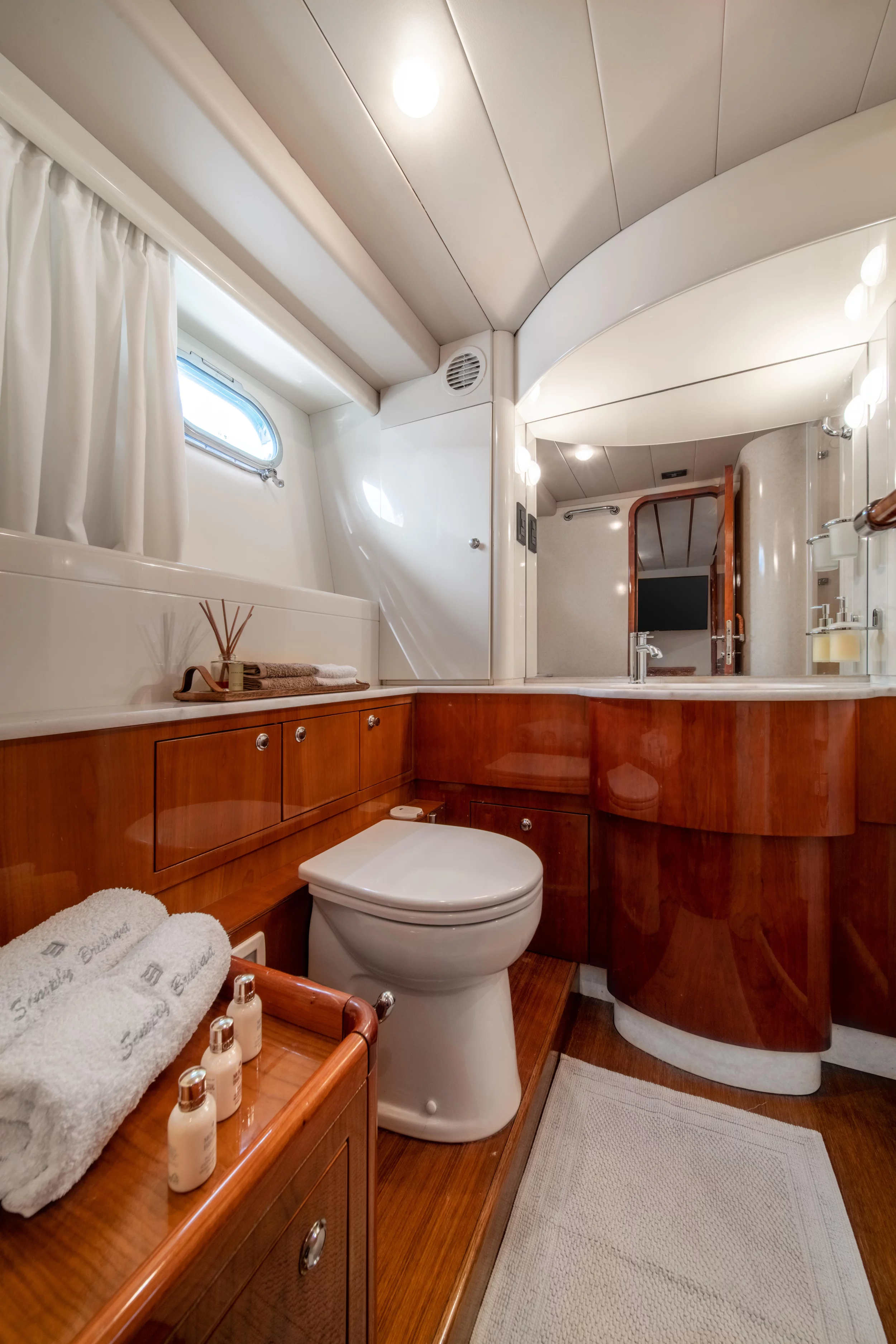 Ferretti 68 (SIMPLY BRILLIANT)  - 18