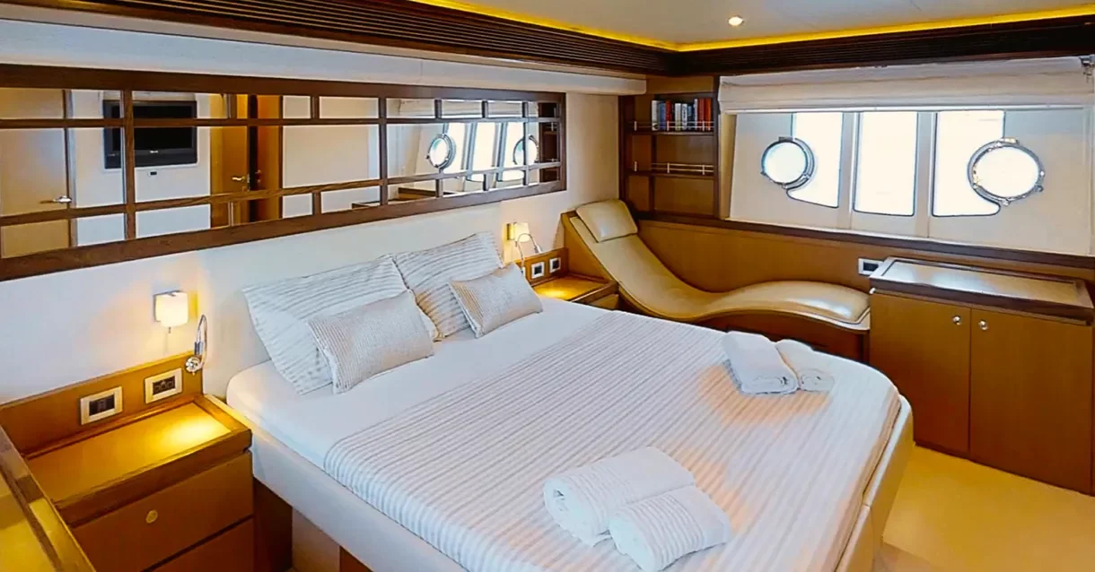 Ferretti 630 (ESCAPE)  - 22