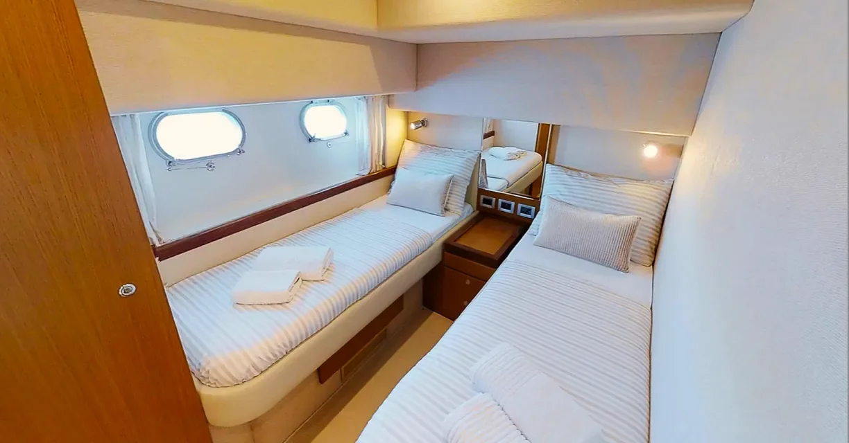 Ferretti 630 (ESCAPE)  - 11