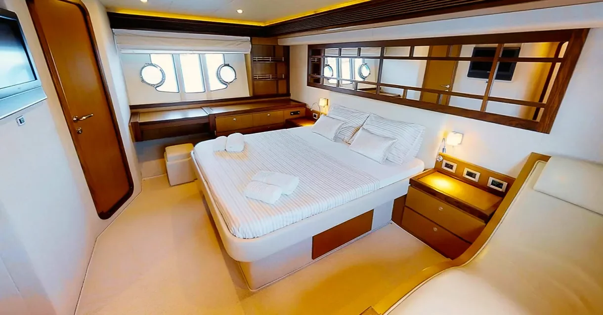 Ferretti 630 (ESCAPE)  - 5