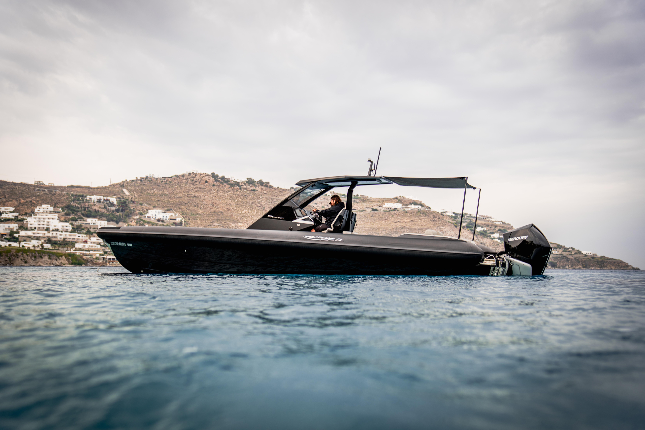 Photo #10 - Technohull 38 Grand Sport (SEADUCTION) en Mykonos - 61608