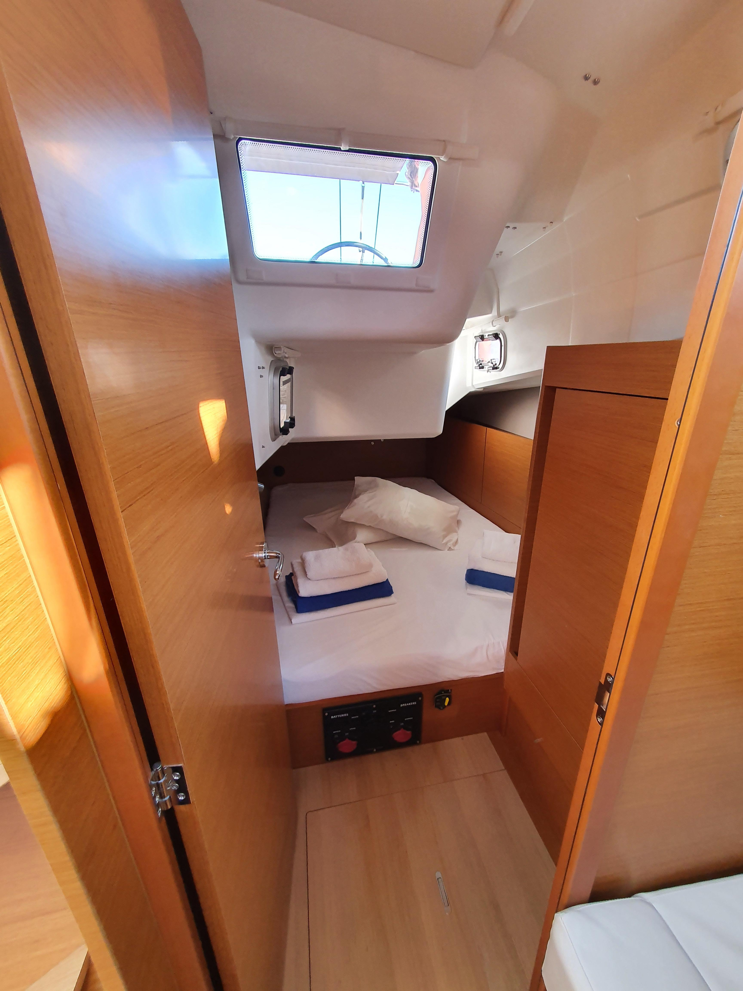 Photo #12 - Sun Odyssey 410 (Kymothoe) in Volos - 17905