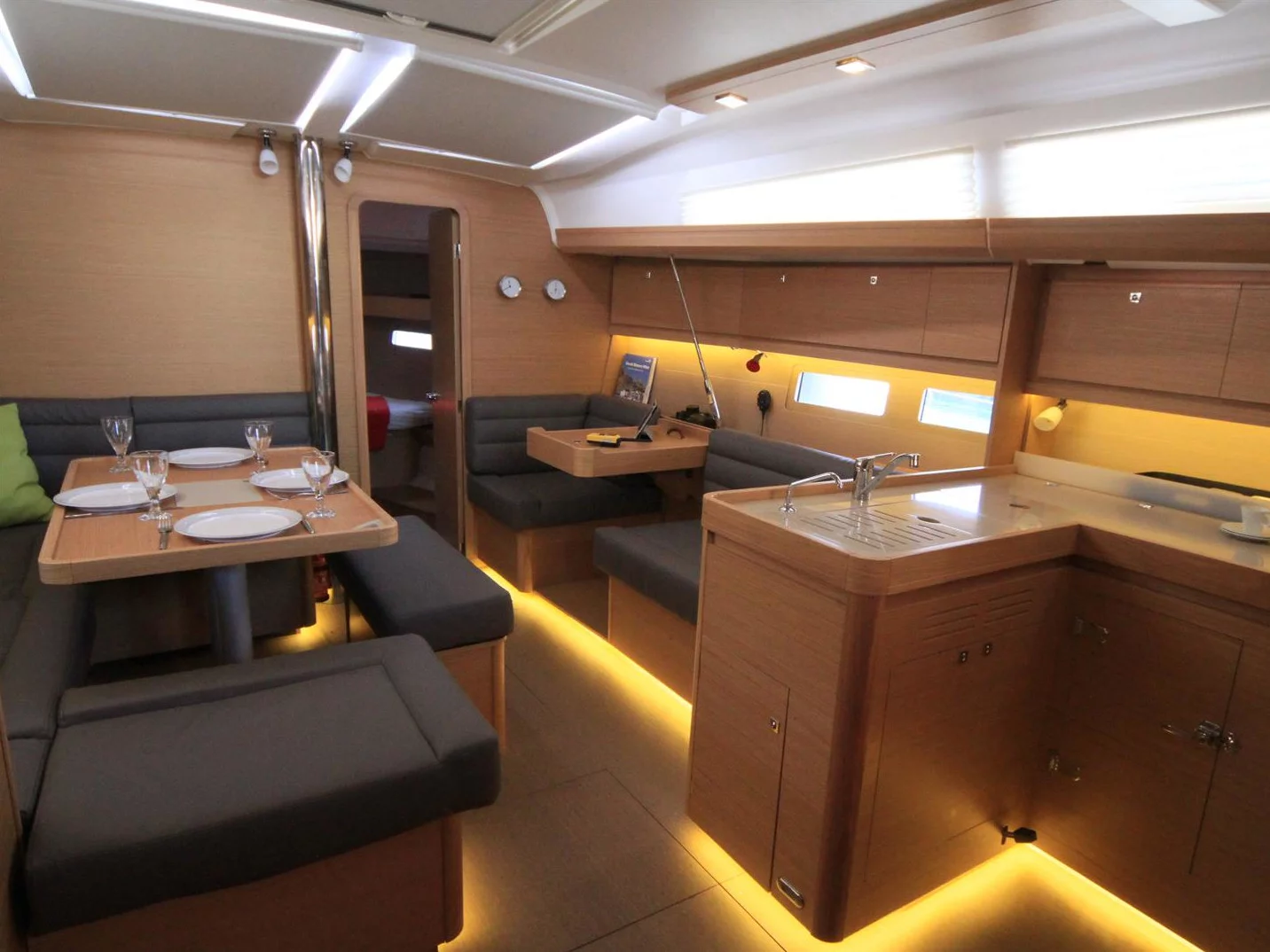 Dufour 412 Grand large (AINA) Interior image - 13