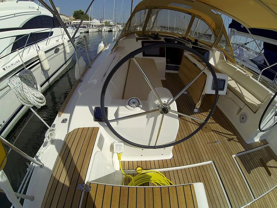 Dufour 382 GL (Major Tom) Dufour 382 - 17
