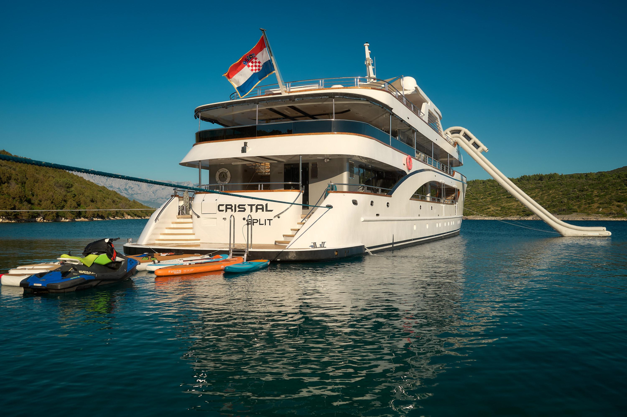 Photo #34 - Motoryacht Cristal (Cristal) in Split - 19911