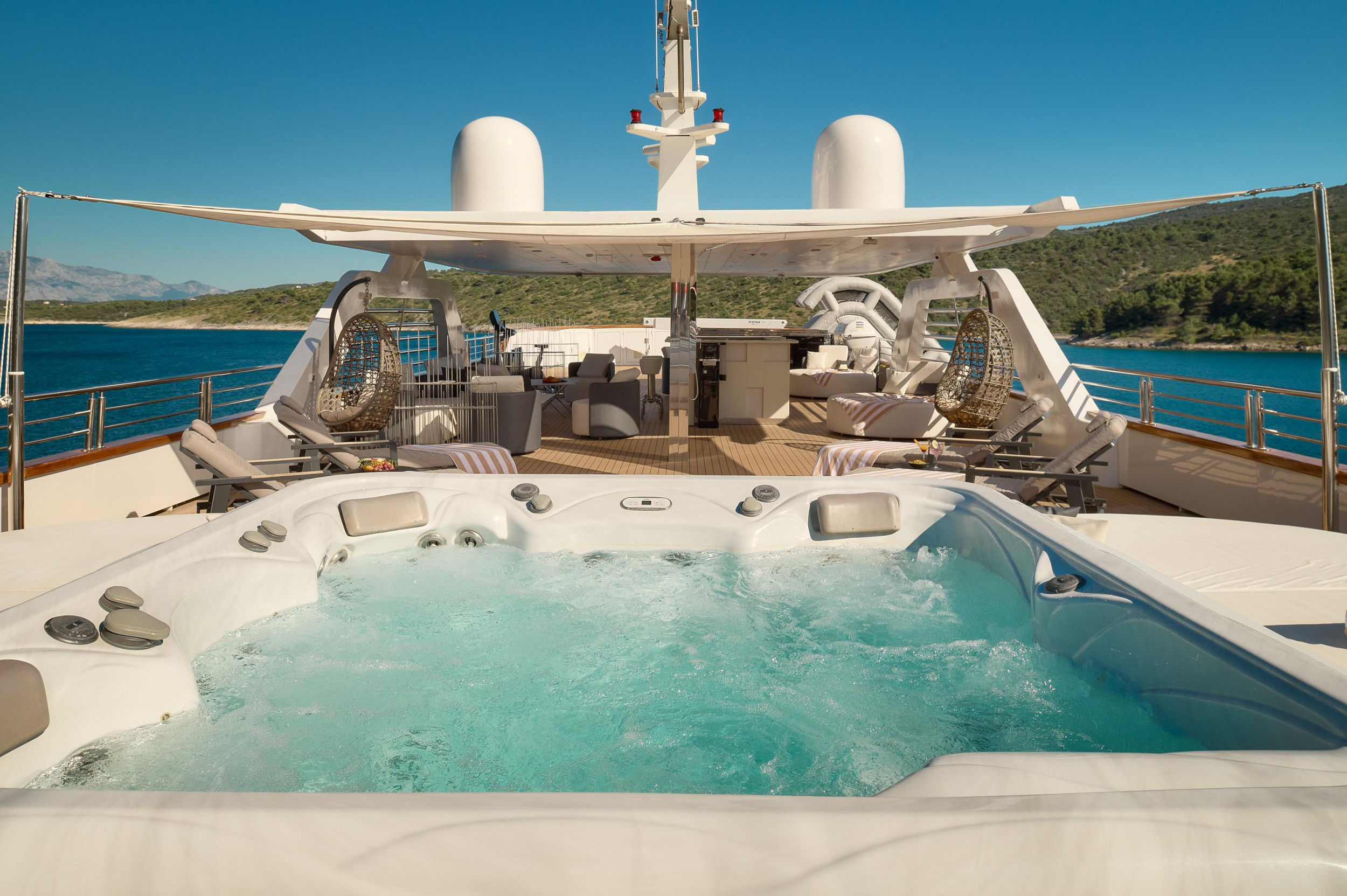Photo #18 - Motoryacht Cristal (Cristal) in Split - 19911