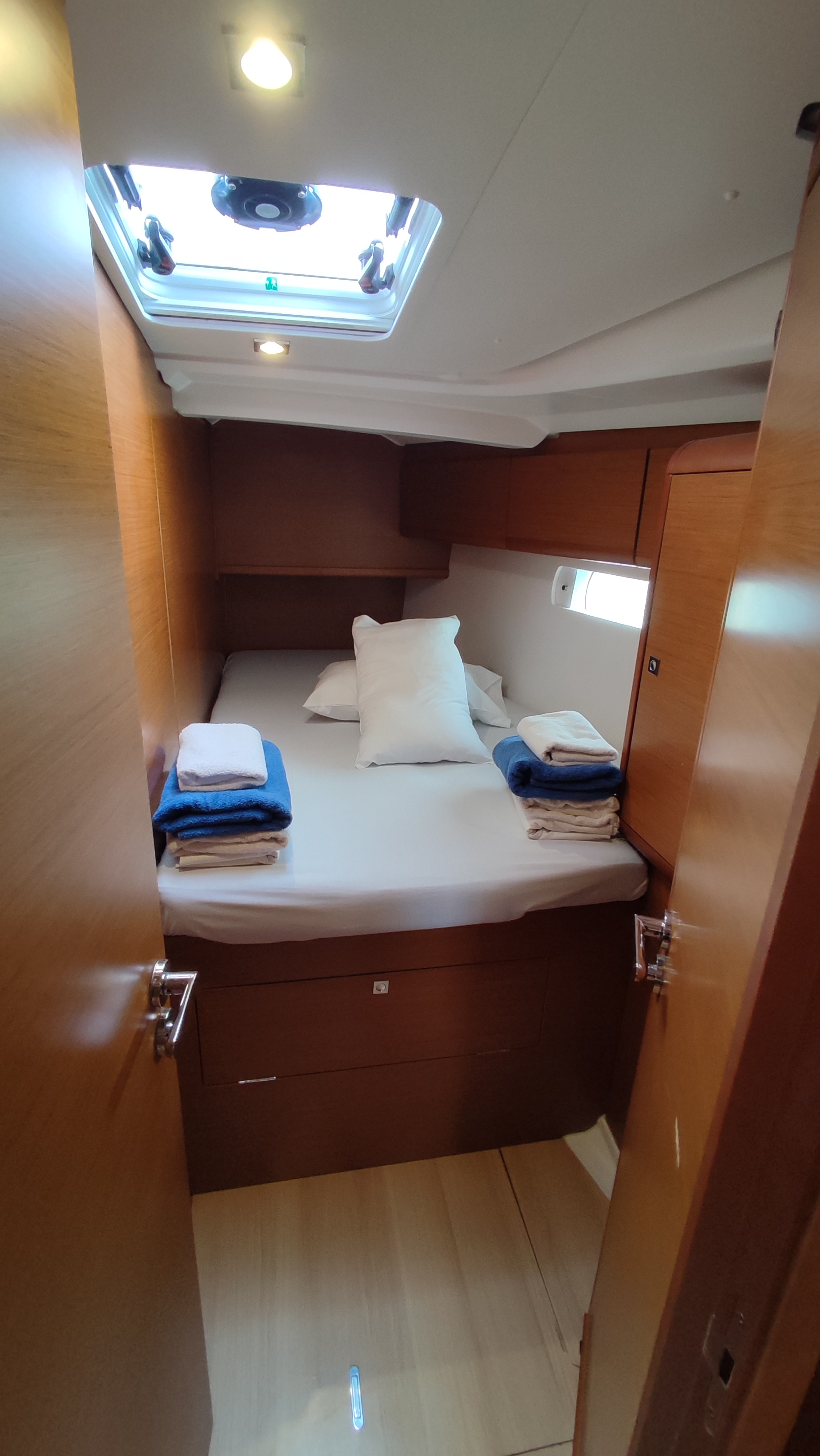 Photo #5 - Sun Odyssey 519 (Amfithoe) in Volos - 11332