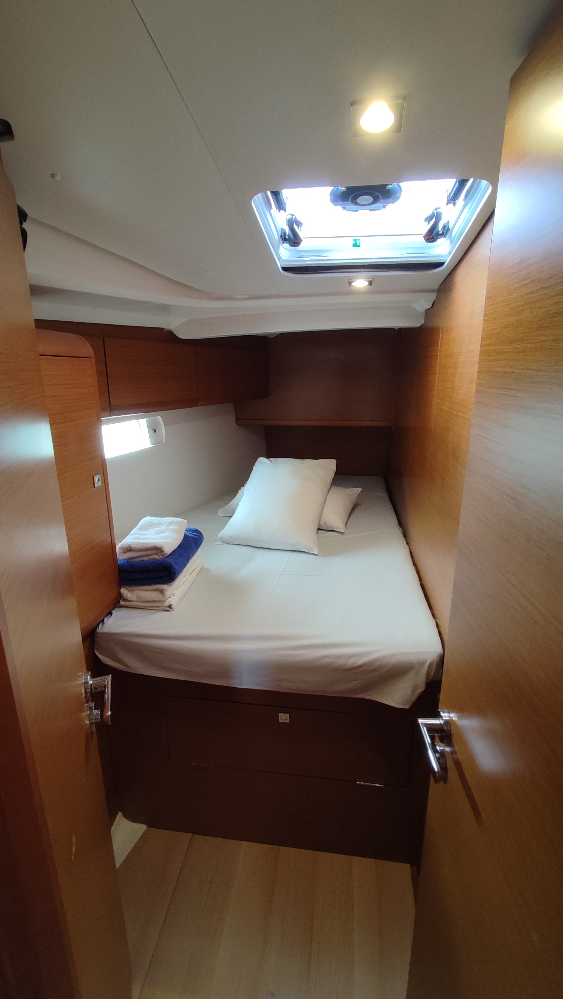 Photo #9 - Sun Odyssey 519 (Amfithoe) in Volos - 11332