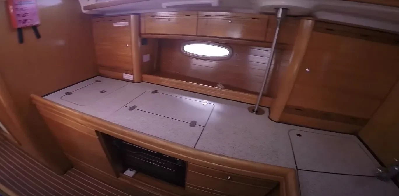 Bavaria 39 (Orestis)  - 9