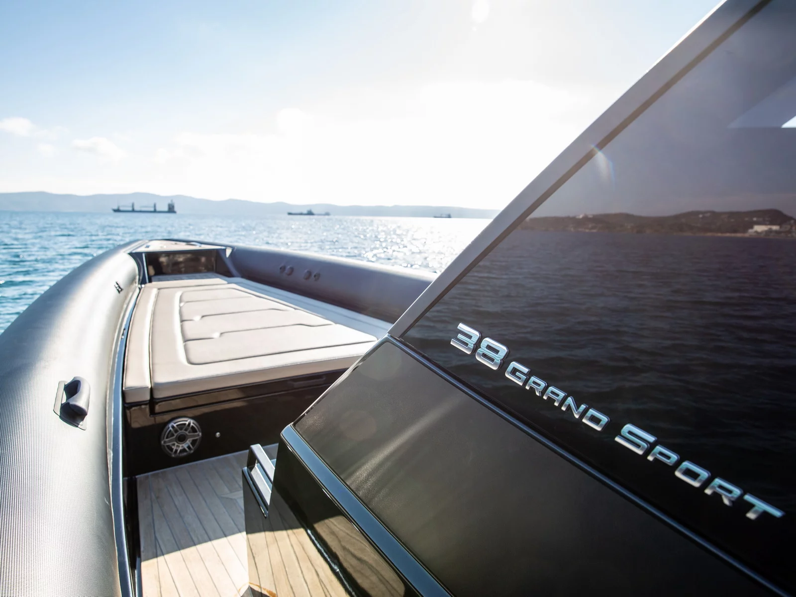 Technohull 38 Grand Sport (Thyella)  - 1