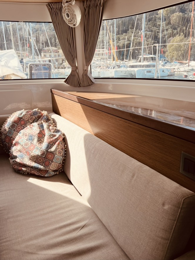 Photo #17 - Lagoon 46 (Our Dream) in Lavrion - 17377