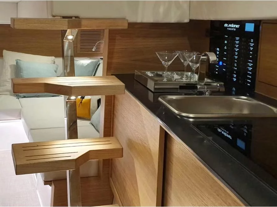 De Antonio D42 Open (Bliss) Interior image - 5