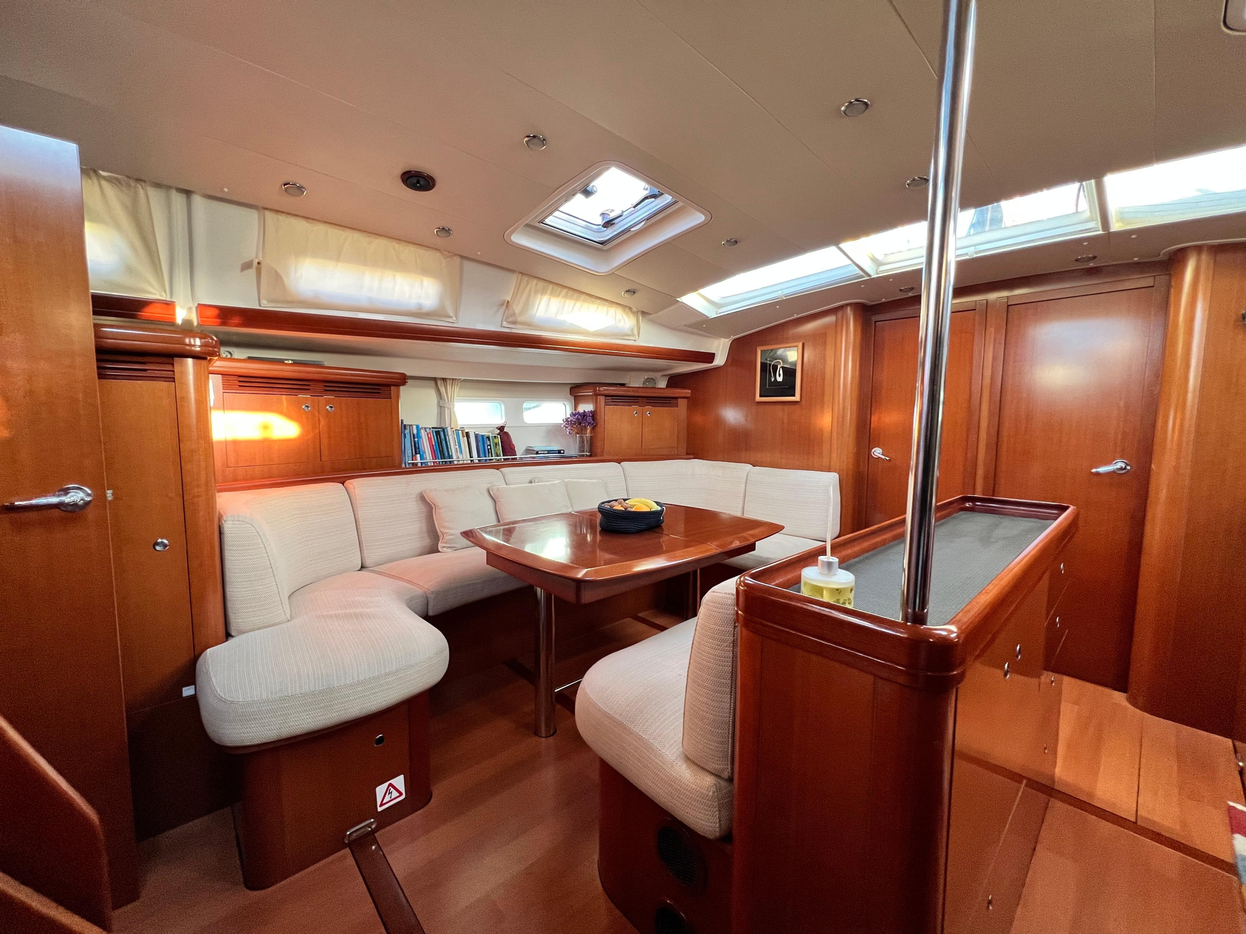 Photo #7 - Oceanis 523 (Italica II) en Sant Antoni de Portmany - 61091