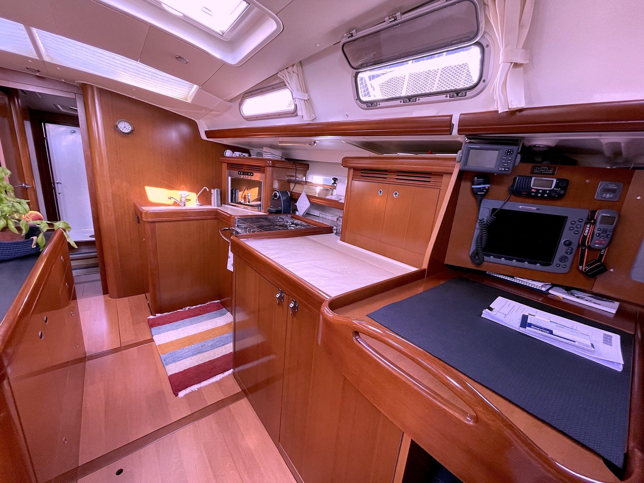 Photo #8 - Oceanis 523 (Italica II) en Sant Antoni de Portmany - 61091