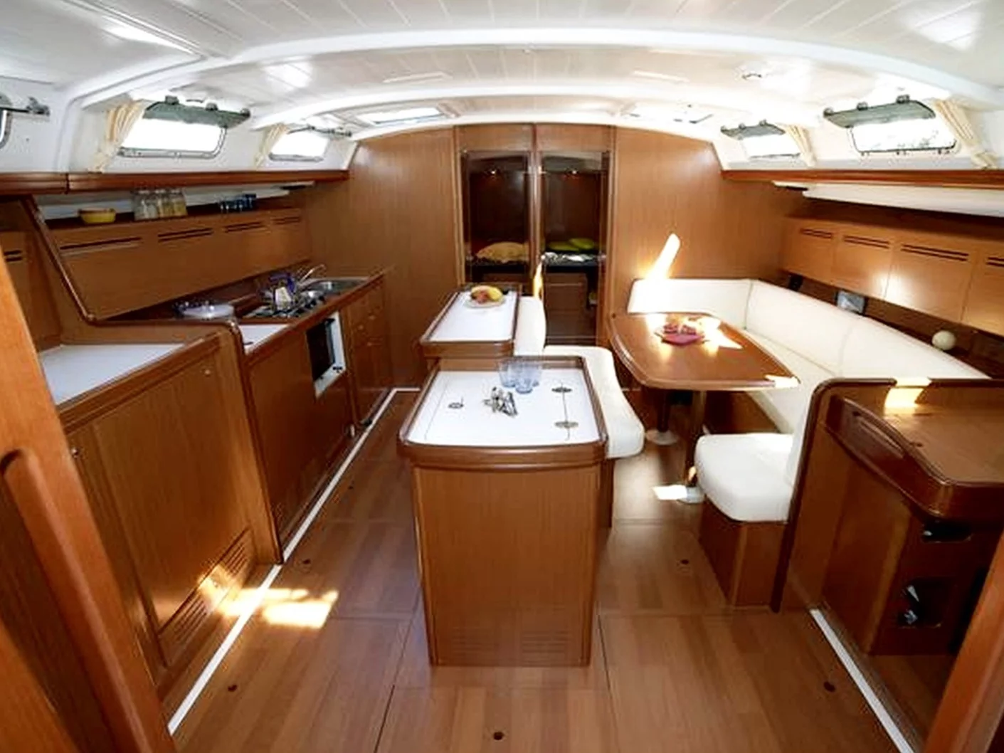 Cyclades 50.4 (C'est la vie) Interior image - 2
