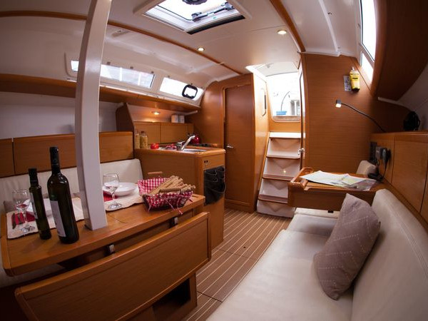 Photo #8 - Jeanneau Sun Odyssey 33i (Mare Doro) en Athènes - 61051