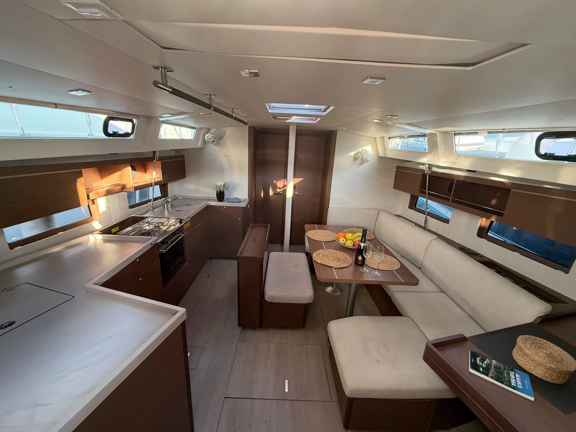 Oceanis 46.1 (Athena 2) Interior image - 12