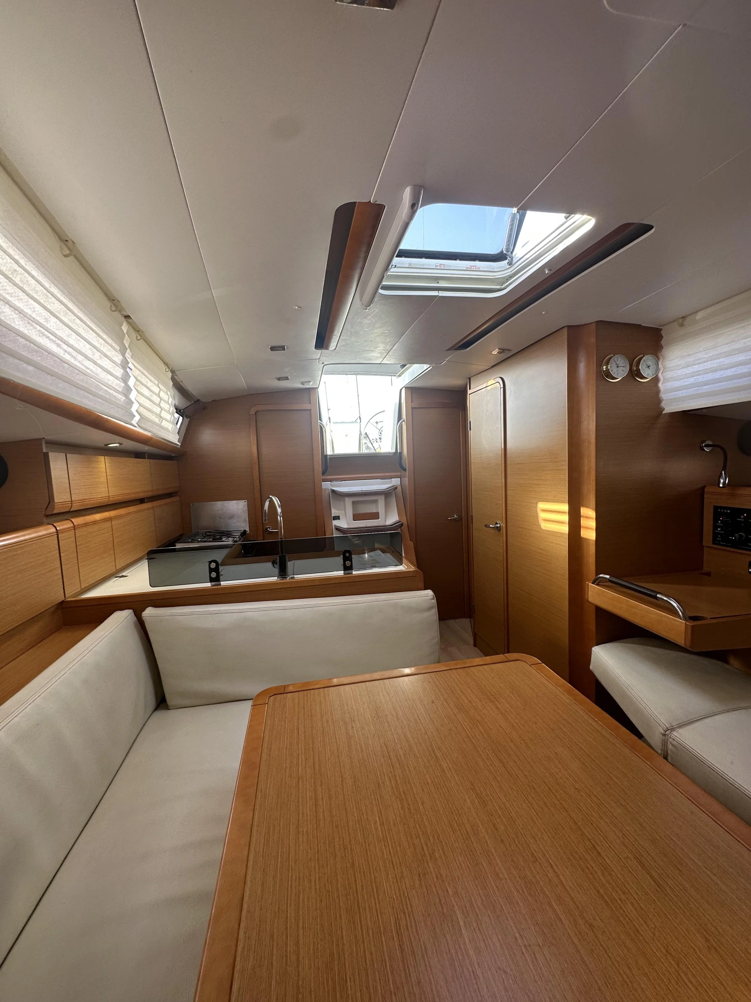 Sun Odyssey 379 (OYSTER SHELL)  - 2