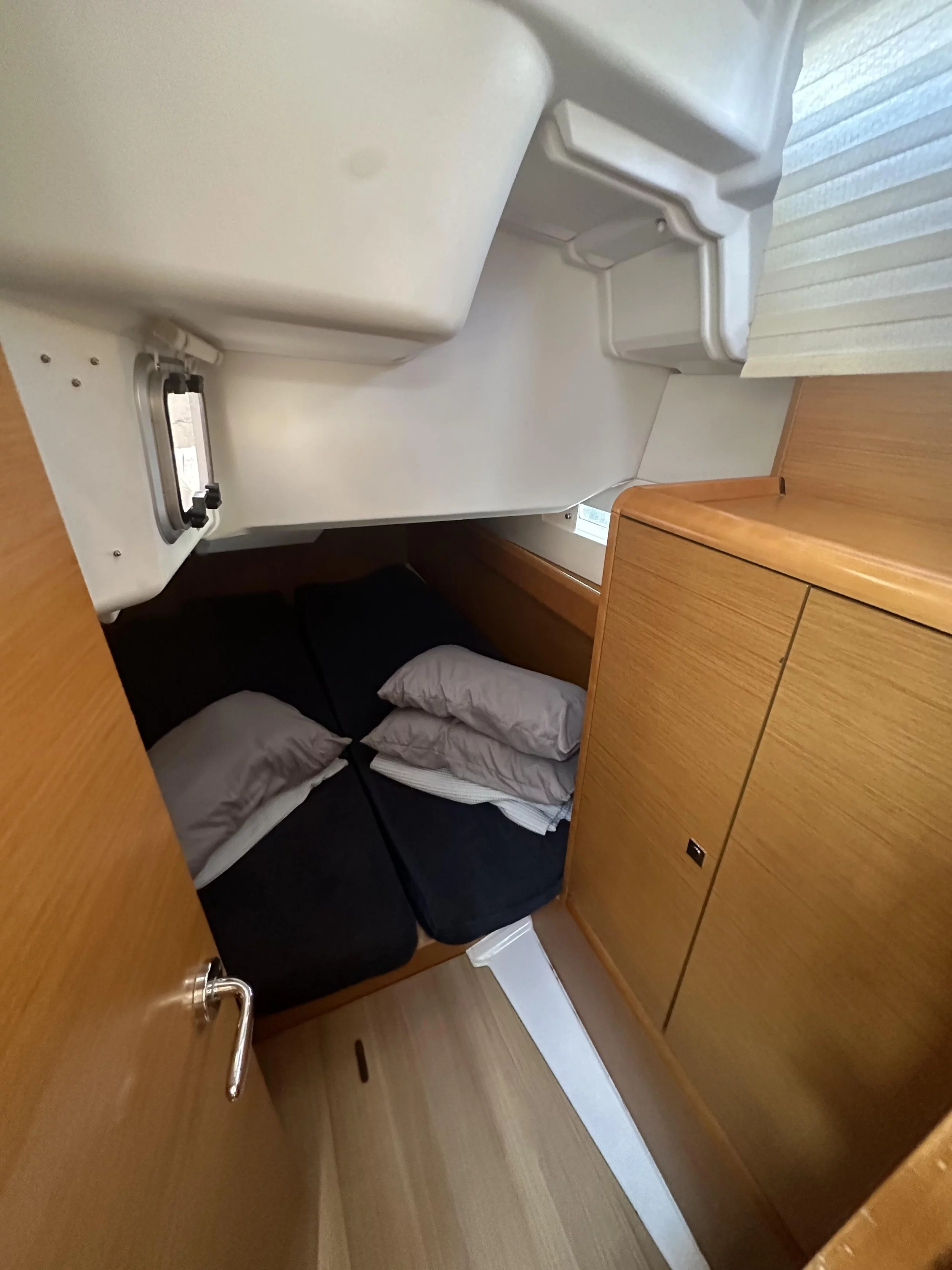 Sun Odyssey 379 (OYSTER SHELL)  - 6