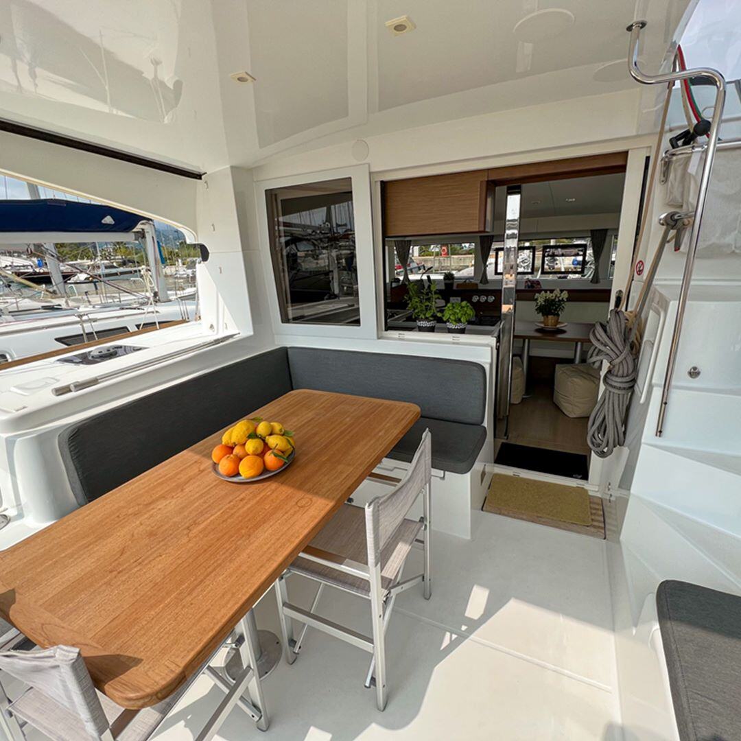 Photo #14 - Lagoon 40 (WHITE) in Salerno - 61042