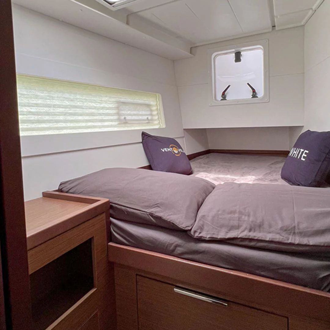 Lagoon 40 (WHITE)  - 7